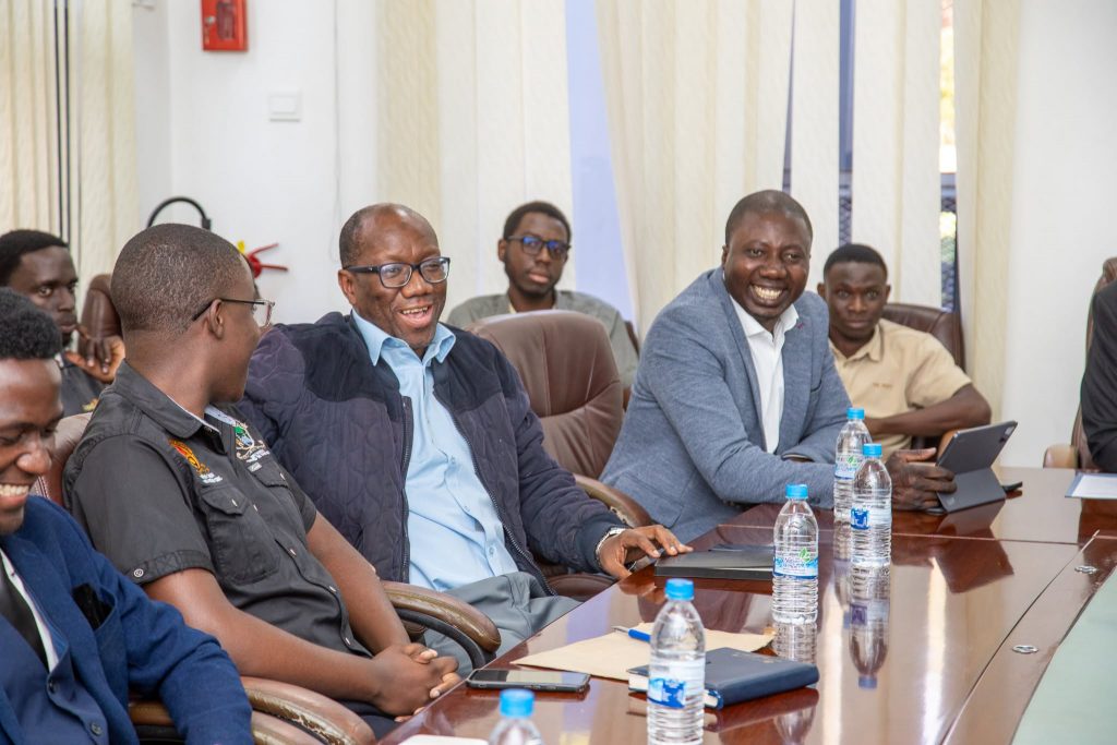 Students participate in discussion during the IDC Thought Leadership Session.