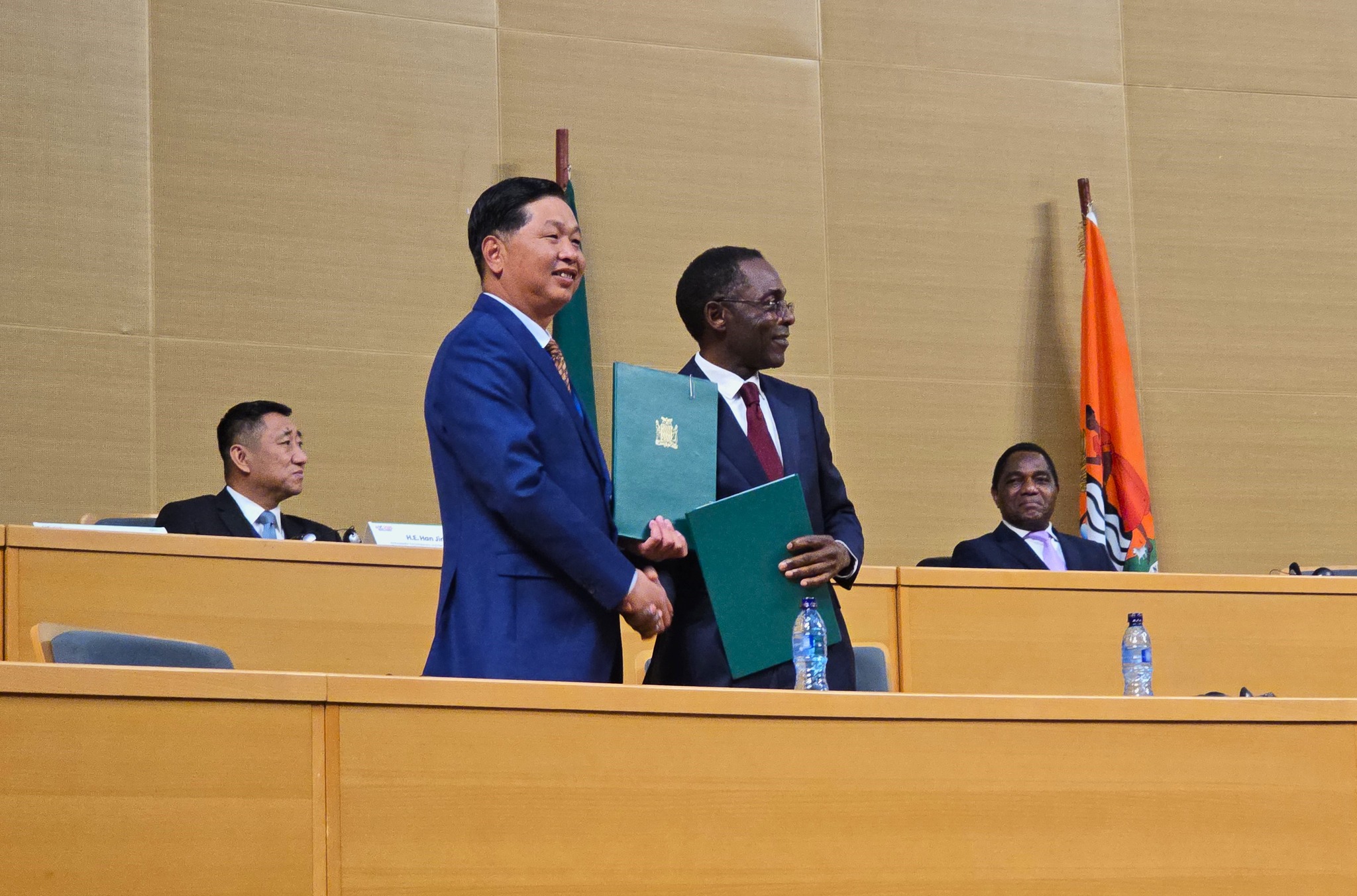 IDC SIGNS AGREEMENTS FOR 2 PROJECTS WORTH OVER US$2 BILLION (6)